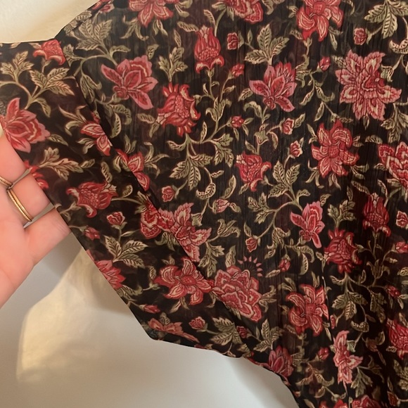 Converse One Star Floral Blouse with Belt and Buttons Medium - Picture 6 of 6